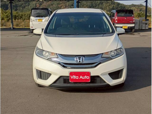 フィットハイブリッド Ｌパッケージ　メモリーナビ　リアカメラ　スマートキー　ＬＥＤヘッドライト　Ｂｌｕｅｔｏｏｔｈ　クルコン　純正１５インチ鉄　ＥＴＣ（4枚目）