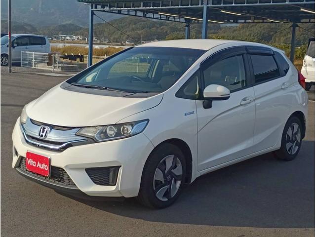 フィットハイブリッド Ｌパッケージ　メモリーナビ　リアカメラ　スマートキー　ＬＥＤヘッドライト　Ｂｌｕｅｔｏｏｔｈ　クルコン　純正１５インチ鉄　ＥＴＣ（6枚目）