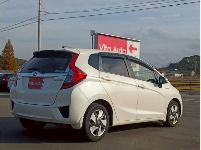 フィットハイブリッド Ｌパッケージ　メモリーナビ　リアカメラ　スマートキー　ＬＥＤヘッドライト　Ｂｌｕｅｔｏｏｔｈ　クルコン　純正１５インチ鉄　ＥＴＣ（13枚目）