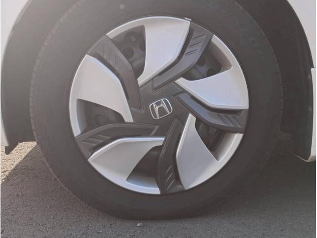 フィットハイブリッド Ｌパッケージ　メモリーナビ　リアカメラ　スマートキー　ＬＥＤヘッドライト　Ｂｌｕｅｔｏｏｔｈ　クルコン　純正１５インチ鉄　ＥＴＣ（16枚目）