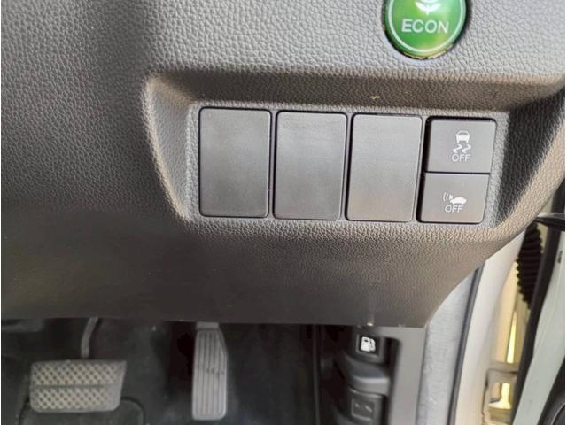 フィットハイブリッド Ｌパッケージ　メモリーナビ　リアカメラ　スマートキー　ＬＥＤヘッドライト　Ｂｌｕｅｔｏｏｔｈ　クルコン　純正１５インチ鉄　ＥＴＣ（24枚目）