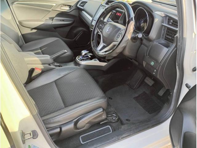 フィットハイブリッド Ｌパッケージ　メモリーナビ　リアカメラ　スマートキー　ＬＥＤヘッドライト　Ｂｌｕｅｔｏｏｔｈ　クルコン　純正１５インチ鉄　ＥＴＣ（30枚目）