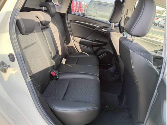 フィットハイブリッド Ｌパッケージ　メモリーナビ　リアカメラ　スマートキー　ＬＥＤヘッドライト　Ｂｌｕｅｔｏｏｔｈ　クルコン　純正１５インチ鉄　ＥＴＣ（34枚目）