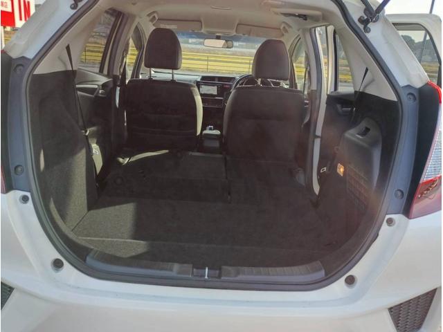 フィットハイブリッド Ｌパッケージ　メモリーナビ　リアカメラ　スマートキー　ＬＥＤヘッドライト　Ｂｌｕｅｔｏｏｔｈ　クルコン　純正１５インチ鉄　ＥＴＣ（36枚目）