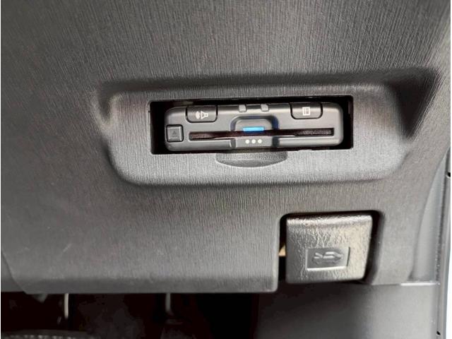 プリウス S SDナビ ワンセグTV リアカメラ スマートキー HIDヘッドライト 前後ドラレコ Bluetooth 純正15インチアルミ ETC(23枚目)