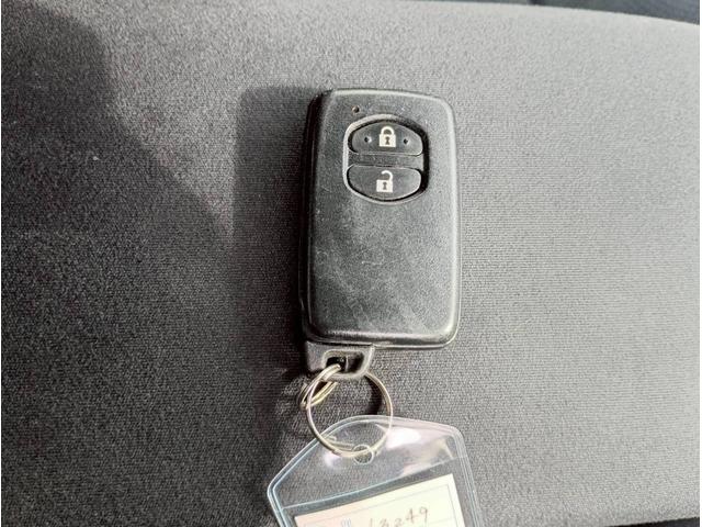 プリウス S SDナビ ワンセグTV リアカメラ スマートキー HIDヘッドライト 前後ドラレコ Bluetooth 純正15インチアルミ ETC(24枚目)