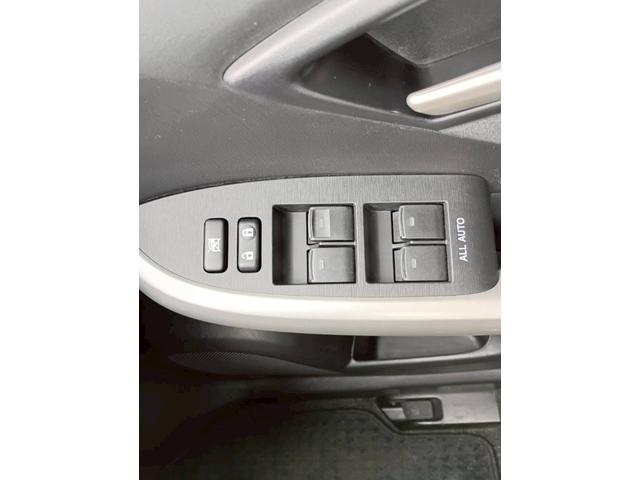 プリウス S SDナビ ワンセグTV リアカメラ スマートキー HIDヘッドライト 前後ドラレコ Bluetooth 純正15インチアルミ ETC(27枚目)