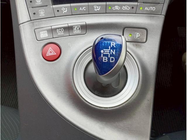 プリウス S HDDナビ フルセグTV リアカメラ スマートキー HIDヘッドライト Bluetooth 純正15インチアルミ ETC(22枚目)