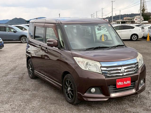 デリカＤ：２ ハイブリッドＳＺ　ナビパッケージ　メモリーナビ　フルセグＴＶ　全方位カメラ　スマートキー　ＨＩＤヘッドライト　衝突軽減ブレーキ　両側パワスラ　前後ドラレコ　シートヒーター　Ｂｌｕｅｔｏｏｔｈ　クルコン　社外１５インチアルミ　ＥＴＣ（4枚目）