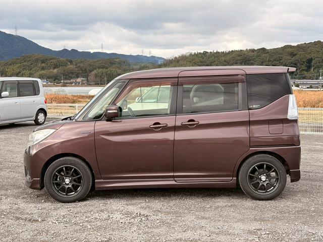 デリカＤ：２ ハイブリッドＳＺ　ナビパッケージ　メモリーナビ　フルセグＴＶ　全方位カメラ　スマートキー　ＨＩＤヘッドライト　衝突軽減ブレーキ　両側パワスラ　前後ドラレコ　シートヒーター　Ｂｌｕｅｔｏｏｔｈ　クルコン　社外１５インチアルミ　ＥＴＣ（8枚目）