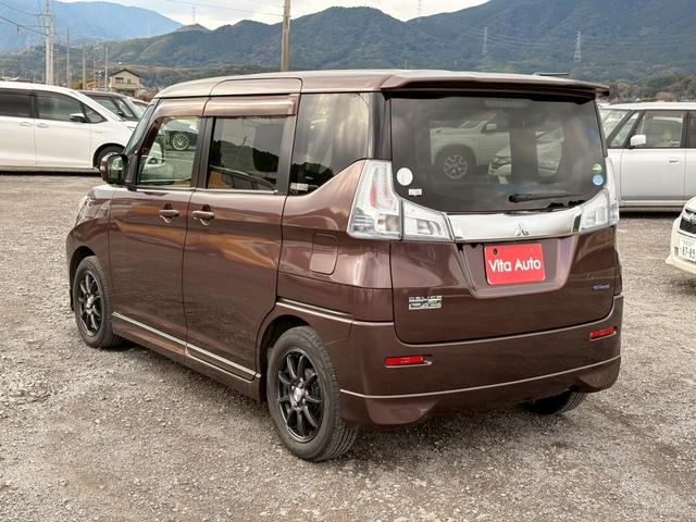 デリカＤ：２ ハイブリッドＳＺ　ナビパッケージ　メモリーナビ　フルセグＴＶ　全方位カメラ　スマートキー　ＨＩＤヘッドライト　衝突軽減ブレーキ　両側パワスラ　前後ドラレコ　シートヒーター　Ｂｌｕｅｔｏｏｔｈ　クルコン　社外１５インチアルミ　ＥＴＣ（11枚目）