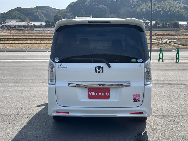 ステップワゴンスパーダ Ｚ　クールスピリット　ＨＤＤナビ　フルセグＴＶ　リアカメラ　フリップダウンモニター　スマートキー　ＬＥＤヘッドライト　両側パワスラ　前後ドラレコ　クルコン　純正２０．５インチ鉄　ＥＴＣ（12枚目）