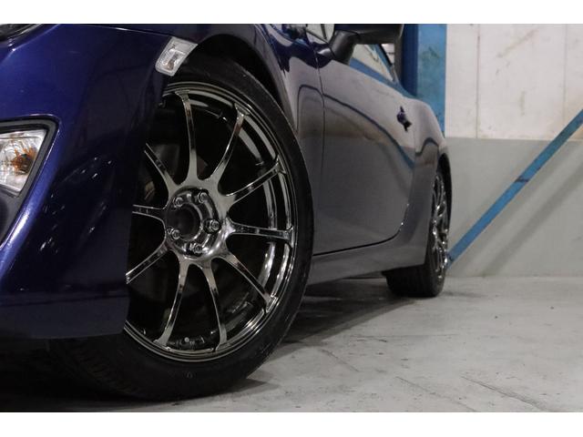 ８６ ＧＴリミテッド　ＨＫＳ車高調　アドバン１８ＡＷ　ＨＫＳマフラー　クスコオイルキャッチタンク・タワーバー　ブリッツ３連メーター　Ｄｅｆｉ追加メーター　純正ＨＤＤナビ　Ｂｌｕｅｔｏｏｔｈ　バックカメラ　ハーフレザーシート（17枚目）