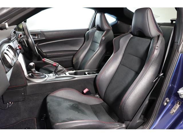 ８６ ＧＴリミテッド　ＨＫＳ車高調　アドバン１８ＡＷ　ＨＫＳマフラー　クスコオイルキャッチタンク・タワーバー　ブリッツ３連メーター　Ｄｅｆｉ追加メーター　純正ＨＤＤナビ　Ｂｌｕｅｔｏｏｔｈ　バックカメラ　ハーフレザーシート（37枚目）