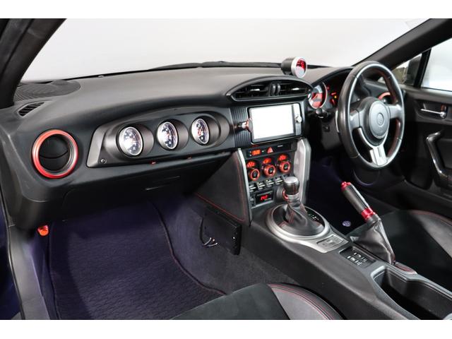 ８６ ＧＴリミテッド　ＨＫＳ車高調　アドバン１８ＡＷ　ＨＫＳマフラー　クスコオイルキャッチタンク・タワーバー　ブリッツ３連メーター　Ｄｅｆｉ追加メーター　純正ＨＤＤナビ　Ｂｌｕｅｔｏｏｔｈ　バックカメラ　ハーフレザーシート（56枚目）