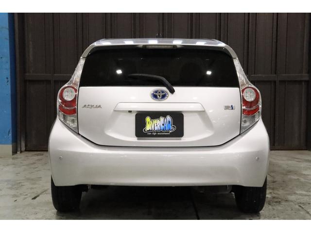 アクア Ｇ　純正ＳＤナビ　フルセグＴＶ　Ｂｌｕｅｔｏｏｔｈ　バックカメラ　スマートキー　コーナーセンサー　ＬＥＤヘッドライト　前後ドライブレコーダー　オートエアコン　ＥＴＣ　プライバシーガラス　禁煙車　除菌抗菌（8枚目）