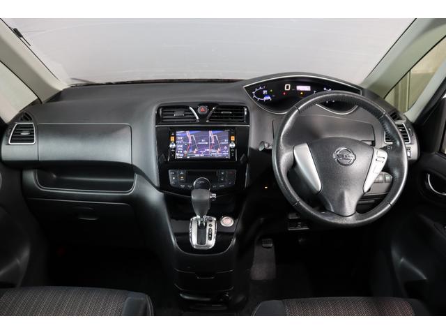 セレナ ハイウェイスター　Ｖセレ＋セーフティ　ＳＨＶ　Ａセフ　純正ナビ　フリップダウンモニター　アラウンドビューモニター　両側電動スライドドア　インテリキー　コーナーセンサー　エマージェンシーブレーキ　ＬＥＤヘッドライト　クルーズコントロール　禁煙車　除菌抗菌（4枚目）