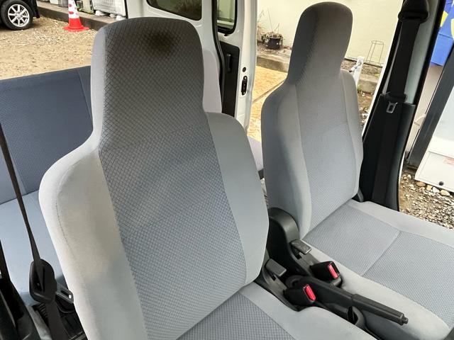 ハイゼットカーゴ ＤＸ　禁煙車　両側スライドドア　キーレスキー　運転席エアバッグ　助手席エアバッグ　パワーウィンドウ　パワーステアリング　エアコン　ラジオ　ユーザー買取（46枚目）