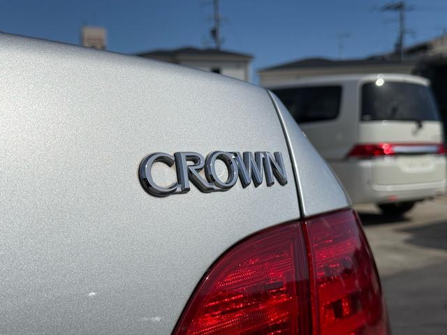 クラウン ロイヤルサルーン　ロイヤルサルーン・禁煙車・黒木目パネル・クルーズコントロール・クリアランスソナー・純正ナビ・バックモニター・パワーシート・スマートキー・プッシュスタート・ステアリングスイッチ・純正アルミ・ＥＴＣ（21枚目）