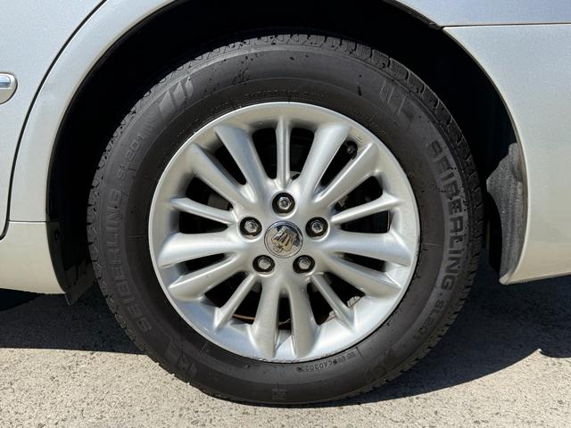 クラウン ロイヤルサルーン　ロイヤルサルーン・禁煙車・黒木目パネル・クルーズコントロール・クリアランスソナー・純正ナビ・バックモニター・パワーシート・スマートキー・プッシュスタート・ステアリングスイッチ・純正アルミ・ＥＴＣ（24枚目）