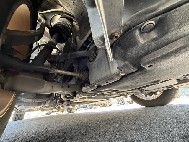 クラウン ロイヤルサルーン　ロイヤルサルーン・禁煙車・黒木目パネル・クルーズコントロール・クリアランスソナー・純正ナビ・バックモニター・パワーシート・スマートキー・プッシュスタート・ステアリングスイッチ・純正アルミ・ＥＴＣ（28枚目）