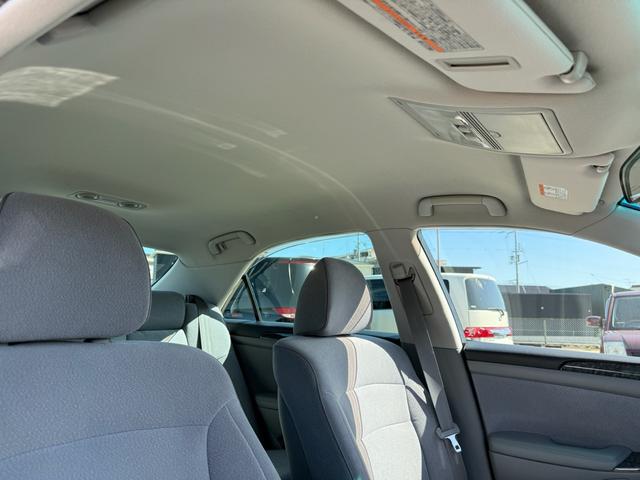 クラウン ロイヤルサルーン　ロイヤルサルーン・禁煙車・黒木目パネル・クルーズコントロール・クリアランスソナー・純正ナビ・バックモニター・パワーシート・スマートキー・プッシュスタート・ステアリングスイッチ・純正アルミ・ＥＴＣ（36枚目）