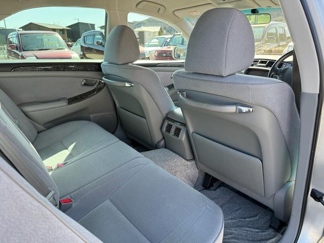 クラウン ロイヤルサルーン　ロイヤルサルーン・禁煙車・黒木目パネル・クルーズコントロール・クリアランスソナー・純正ナビ・バックモニター・パワーシート・スマートキー・プッシュスタート・ステアリングスイッチ・純正アルミ・ＥＴＣ（39枚目）