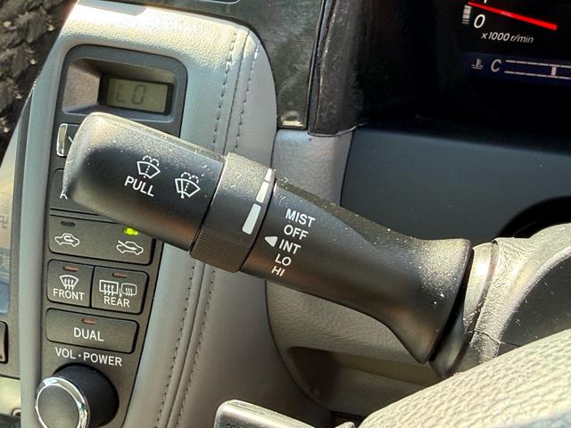 クラウン ロイヤルサルーン　ロイヤルサルーン・禁煙車・黒木目パネル・クルーズコントロール・クリアランスソナー・純正ナビ・バックモニター・パワーシート・スマートキー・プッシュスタート・ステアリングスイッチ・純正アルミ・ＥＴＣ（54枚目）