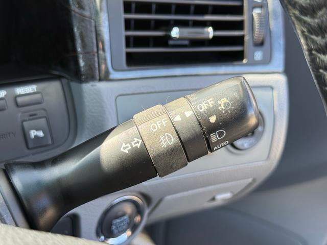 クラウン ロイヤルサルーン　ロイヤルサルーン・禁煙車・黒木目パネル・クルーズコントロール・クリアランスソナー・純正ナビ・バックモニター・パワーシート・スマートキー・プッシュスタート・ステアリングスイッチ・純正アルミ・ＥＴＣ（57枚目）