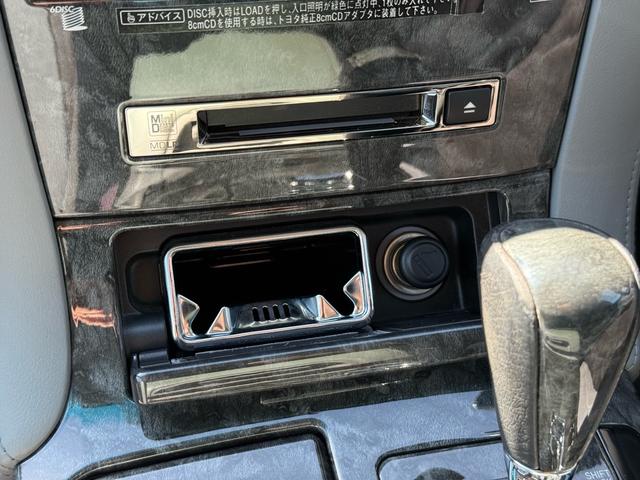 クラウン ロイヤルサルーン　ロイヤルサルーン・禁煙車・黒木目パネル・クルーズコントロール・クリアランスソナー・純正ナビ・バックモニター・パワーシート・スマートキー・プッシュスタート・ステアリングスイッチ・純正アルミ・ＥＴＣ（65枚目）