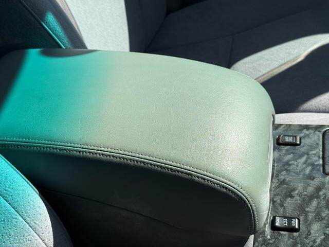 クラウン ロイヤルサルーン　ロイヤルサルーン・禁煙車・黒木目パネル・クルーズコントロール・クリアランスソナー・純正ナビ・バックモニター・パワーシート・スマートキー・プッシュスタート・ステアリングスイッチ・純正アルミ・ＥＴＣ（68枚目）