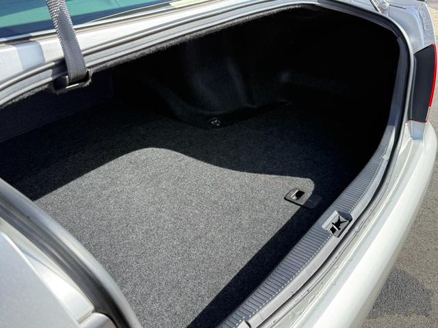 クラウン ロイヤルサルーン　ロイヤルサルーン・禁煙車・黒木目パネル・クルーズコントロール・クリアランスソナー・純正ナビ・バックモニター・パワーシート・スマートキー・プッシュスタート・ステアリングスイッチ・純正アルミ・ＥＴＣ（75枚目）