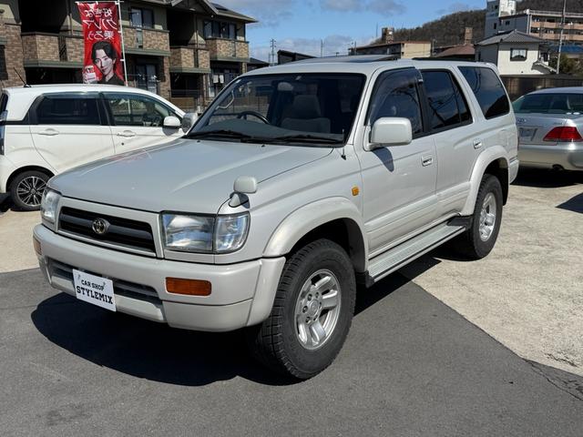 ハイラックスサーフ ＳＳＲ－Ｘ　ワイド　ＳＳＲ－Ｘ・雹害車・禁煙車・本州仕入れ・前期・サンルーフ・ワイドボディ・背面タイヤ・パートタイム四駆・ルーフレール・リアスポイラー・純正１６インチアルミ・スタッドレス／ジオランダー（6枚目）