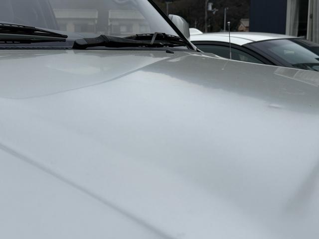 ハイラックスサーフ ＳＳＲ－Ｘ　ワイド　ＳＳＲ－Ｘ・雹害車・禁煙車・本州仕入れ・前期・サンルーフ・ワイドボディ・背面タイヤ・パートタイム四駆・ルーフレール・リアスポイラー・純正１６インチアルミ・スタッドレス／ジオランダー（13枚目）