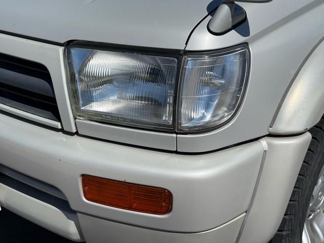 ハイラックスサーフ ＳＳＲ－Ｘ　ワイド　ＳＳＲ－Ｘ・雹害車・禁煙車・本州仕入れ・前期・サンルーフ・ワイドボディ・背面タイヤ・パートタイム四駆・ルーフレール・リアスポイラー・純正１６インチアルミ・スタッドレス／ジオランダー（16枚目）