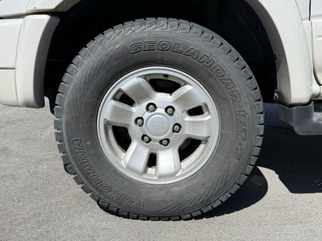 ハイラックスサーフ ＳＳＲ－Ｘ　ワイド　ＳＳＲ－Ｘ・雹害車・禁煙車・本州仕入れ・前期・サンルーフ・ワイドボディ・背面タイヤ・パートタイム四駆・ルーフレール・リアスポイラー・純正１６インチアルミ・スタッドレス／ジオランダー（38枚目）