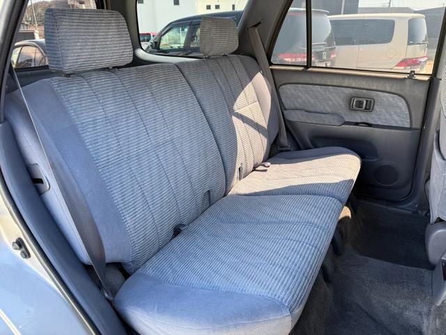 ハイラックスサーフ ＳＳＲ－Ｘ　ワイド　ＳＳＲ－Ｘ・雹害車・禁煙車・本州仕入れ・前期・サンルーフ・ワイドボディ・背面タイヤ・パートタイム四駆・ルーフレール・リアスポイラー・純正１６インチアルミ・スタッドレス／ジオランダー（45枚目）