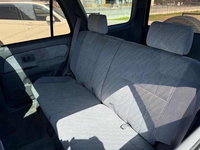 ハイラックスサーフ ＳＳＲ－Ｘ　ワイド　ＳＳＲ－Ｘ・雹害車・禁煙車・本州仕入れ・前期・サンルーフ・ワイドボディ・背面タイヤ・パートタイム四駆・ルーフレール・リアスポイラー・純正１６インチアルミ・スタッドレス／ジオランダー（47枚目）