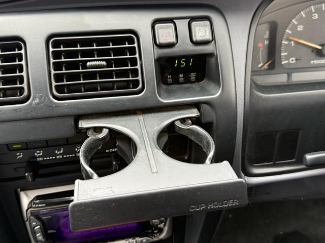 ハイラックスサーフ ＳＳＲ－Ｘ　ワイド　ＳＳＲ－Ｘ・雹害車・禁煙車・本州仕入れ・前期・サンルーフ・ワイドボディ・背面タイヤ・パートタイム四駆・ルーフレール・リアスポイラー・純正１６インチアルミ・スタッドレス／ジオランダー（53枚目）