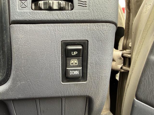 ハイラックスサーフ ＳＳＲ－Ｘ　ワイド　ＳＳＲ－Ｘ・雹害車・禁煙車・本州仕入れ・前期・サンルーフ・ワイドボディ・背面タイヤ・パートタイム四駆・ルーフレール・リアスポイラー・純正１６インチアルミ・スタッドレス／ジオランダー（56枚目）