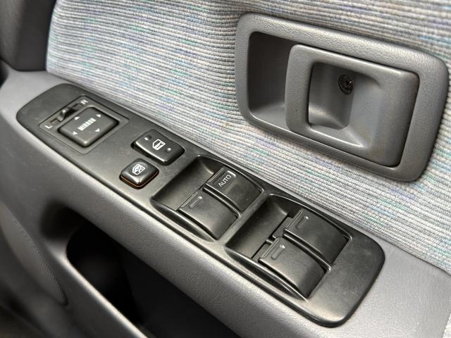 ハイラックスサーフ ＳＳＲ－Ｘ　ワイド　ＳＳＲ－Ｘ・雹害車・禁煙車・本州仕入れ・前期・サンルーフ・ワイドボディ・背面タイヤ・パートタイム四駆・ルーフレール・リアスポイラー・純正１６インチアルミ・スタッドレス／ジオランダー（57枚目）