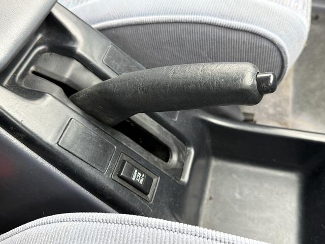 ハイラックスサーフ ＳＳＲ－Ｘ　ワイド　ＳＳＲ－Ｘ・雹害車・禁煙車・本州仕入れ・前期・サンルーフ・ワイドボディ・背面タイヤ・パートタイム四駆・ルーフレール・リアスポイラー・純正１６インチアルミ・スタッドレス／ジオランダー（59枚目）