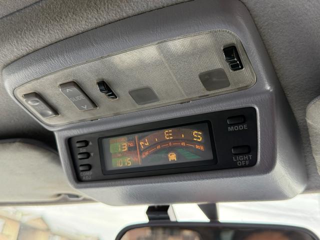 ハイラックスサーフ ＳＳＲ－Ｘ　ワイド　ＳＳＲ－Ｘ・雹害車・禁煙車・本州仕入れ・前期・サンルーフ・ワイドボディ・背面タイヤ・パートタイム四駆・ルーフレール・リアスポイラー・純正１６インチアルミ・スタッドレス／ジオランダー（66枚目）