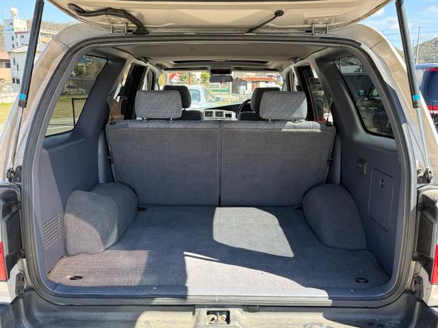 ハイラックスサーフ ＳＳＲ－Ｘ　ワイド　ＳＳＲ－Ｘ・雹害車・禁煙車・本州仕入れ・前期・サンルーフ・ワイドボディ・背面タイヤ・パートタイム四駆・ルーフレール・リアスポイラー・純正１６インチアルミ・スタッドレス／ジオランダー（78枚目）