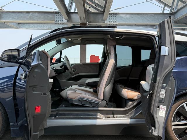 ｉ３ ロッジ　レンジ・エクステンダー装備車　車検２年付　ワンオーナー　サンルーフ　ＯＰ２０インチアルミホイール　前後ドライブレコーダー　ＬＥＤヘッドライト　スペアキー（18枚目）