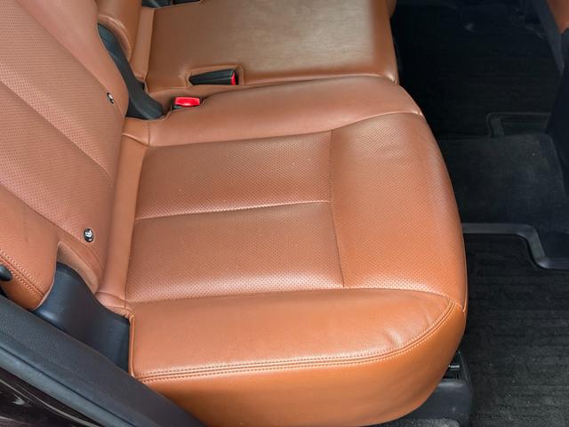 エクストレイル ２０Ｘｉ　レザーエディション　Ｖセレクション　４ＷＤ　純正９インチナビ　アラウンドビューモニター　インテリジェントルームミラー　プロパイロット　タンレザーシート　前席シートヒーター　パワーバックドア（18枚目）