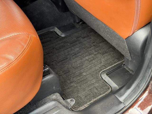 エクストレイル ２０Ｘｉ　レザーエディション　Ｖセレクション　４ＷＤ　純正９インチナビ　アラウンドビューモニター　インテリジェントルームミラー　プロパイロット　タンレザーシート　前席シートヒーター　パワーバックドア（19枚目）