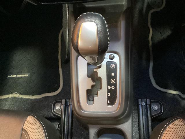 ジムニー ランドベンチャー　４ＷＤ　ＥＴＣ　アルミホイール　電動格納ミラー　シートヒーター　ＡＴ　ＣＤ　ＵＳＢ　Ｂｌｕｅｔｏｏｔｈ　エアコン（12枚目）