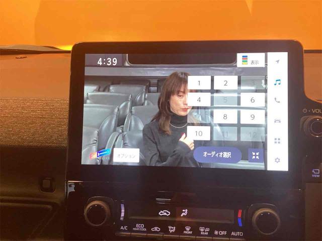 シエンタ ハイブリッドＺ　ＥＴＣ　全周囲カメラ　純正１０．５インチディスプレイ　ＴＶ　オートクルーズコントロール　レーンアシスト　両側電動スライドドア　オートマチックハイビーム　オートライト　スマートキー　電動格納ミラー（10枚目）