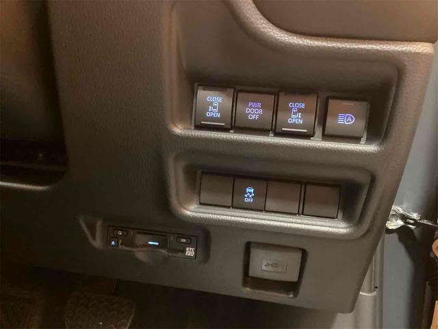 シエンタ ハイブリッドＺ　ＥＴＣ　全周囲カメラ　純正１０．５インチディスプレイ　ＴＶ　オートクルーズコントロール　レーンアシスト　両側電動スライドドア　オートマチックハイビーム　オートライト　スマートキー　電動格納ミラー（15枚目）